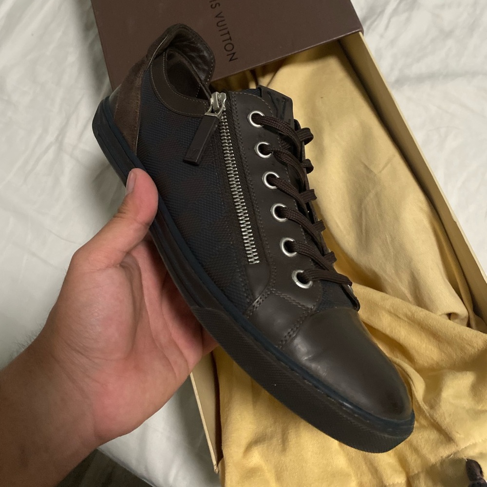 Louis Vuitton Sneakers 8LV